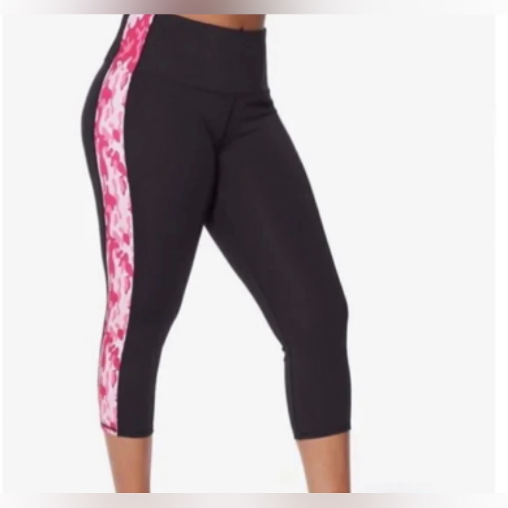 NWT Ruby Ribbon Black/Pink Camo Sport Legging Medium